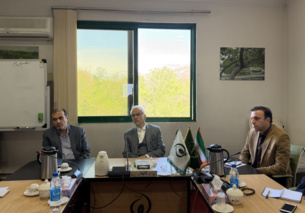 تلاش مضاعف همکاران در سال جاری و تنظیم فعالیت‌ها در چهارچوب مبانی اقتصاد مقاومتی، مورد تقاضا و تاکید است.